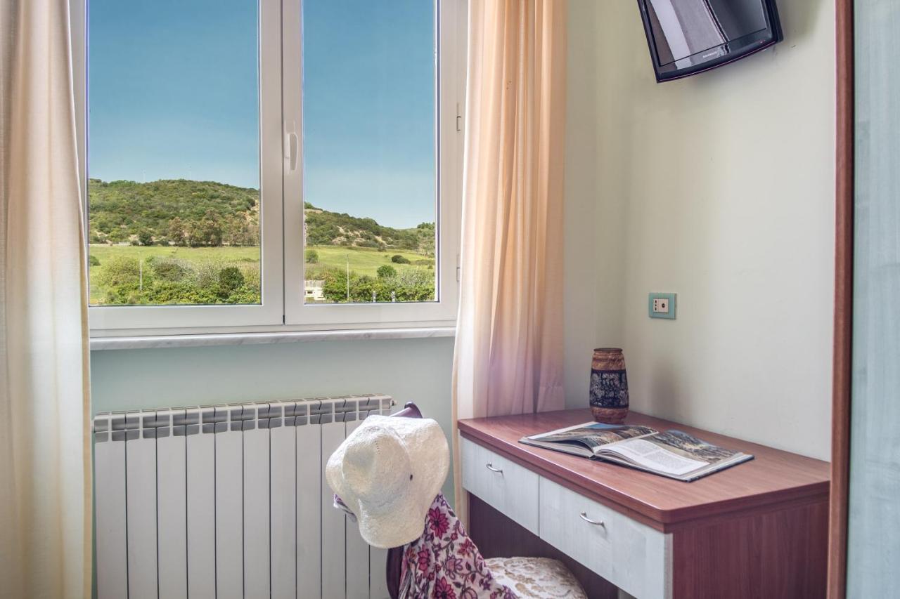 Villa Mg Hotel Santa Marinella Bagian luar foto