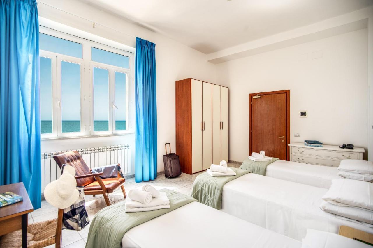 Villa Mg Hotel Santa Marinella Bagian luar foto