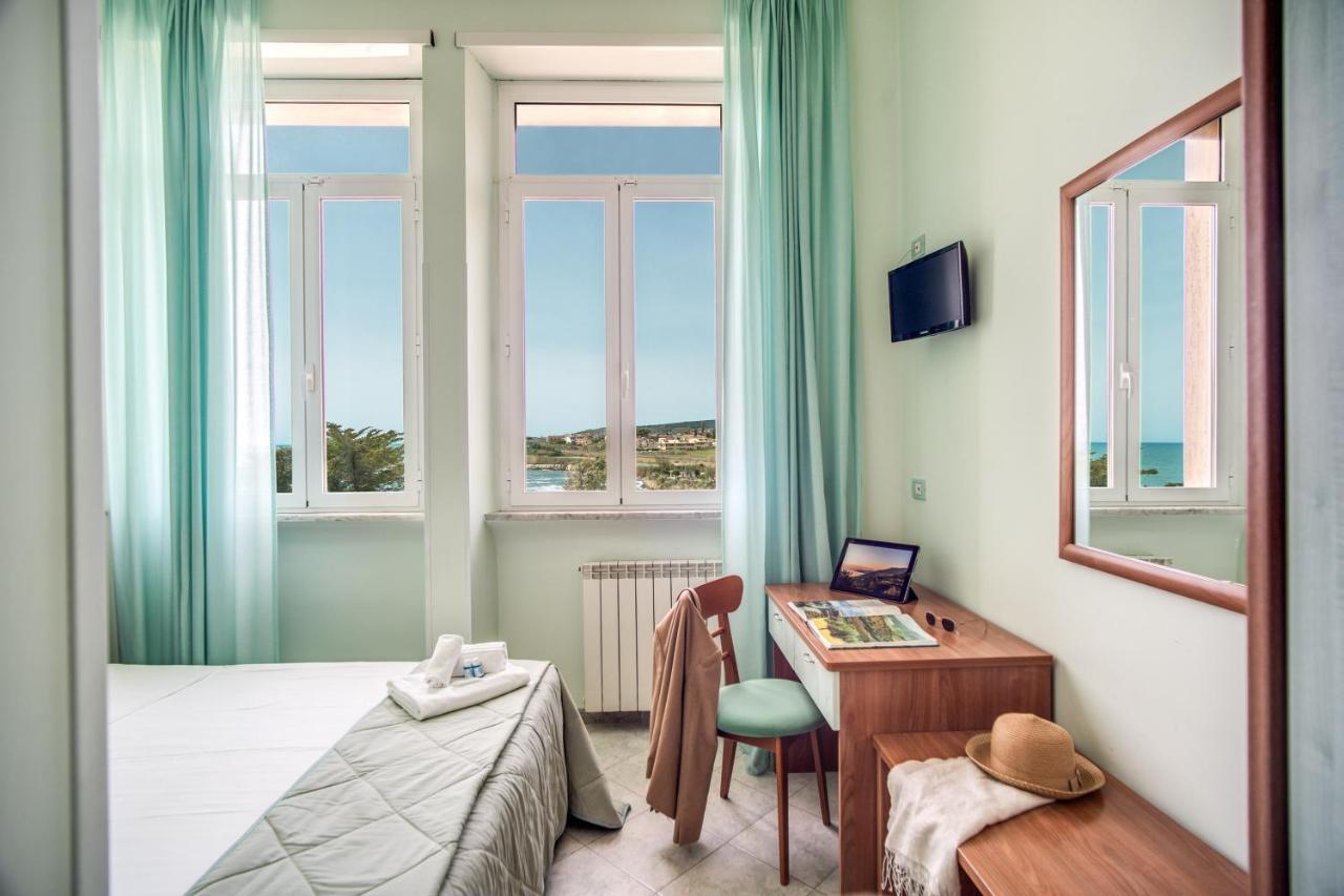Villa Mg Hotel Santa Marinella Bagian luar foto
