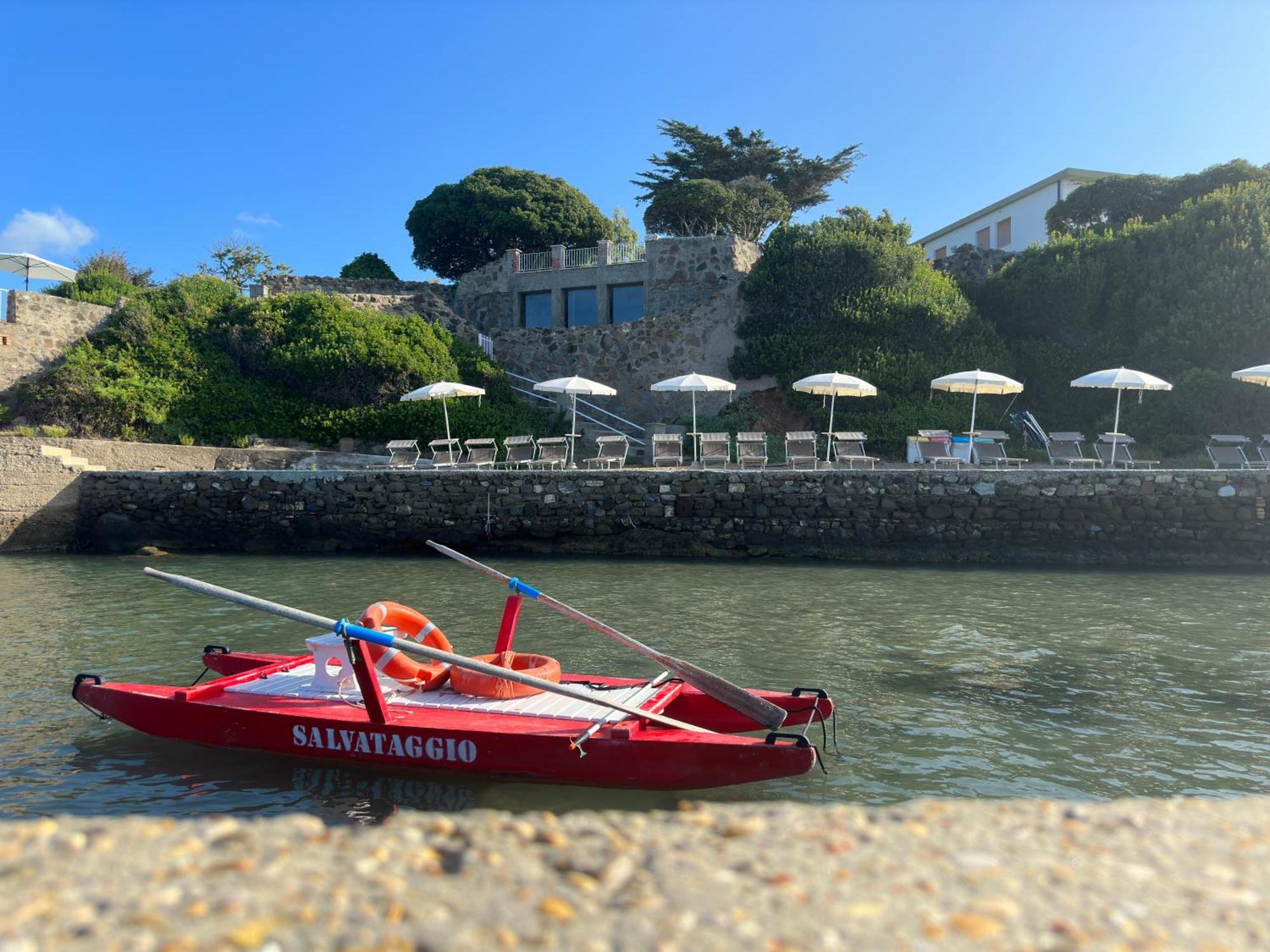 Villa Mg Hotel Santa Marinella Bagian luar foto