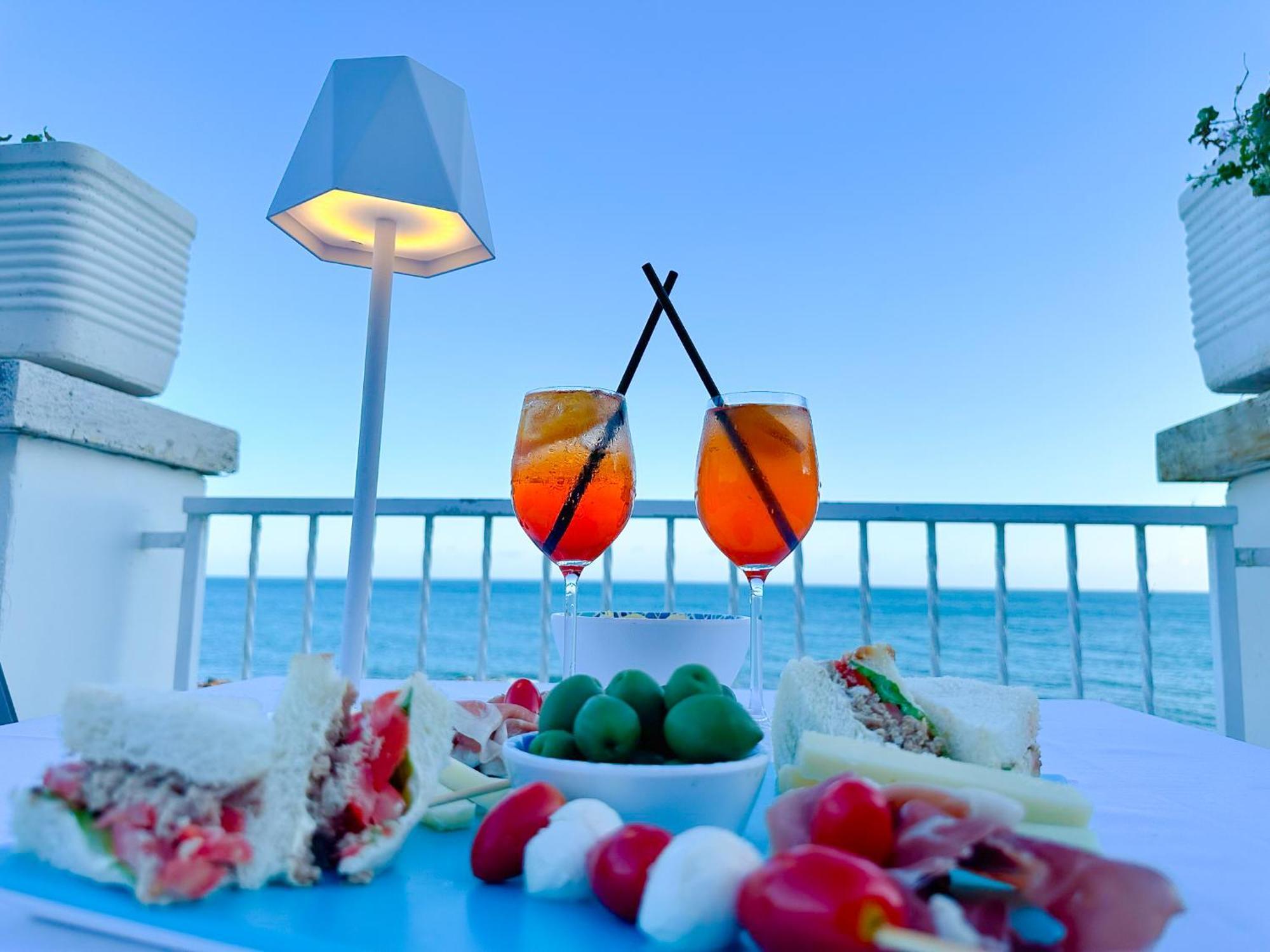 Villa Mg Hotel Santa Marinella Bagian luar foto