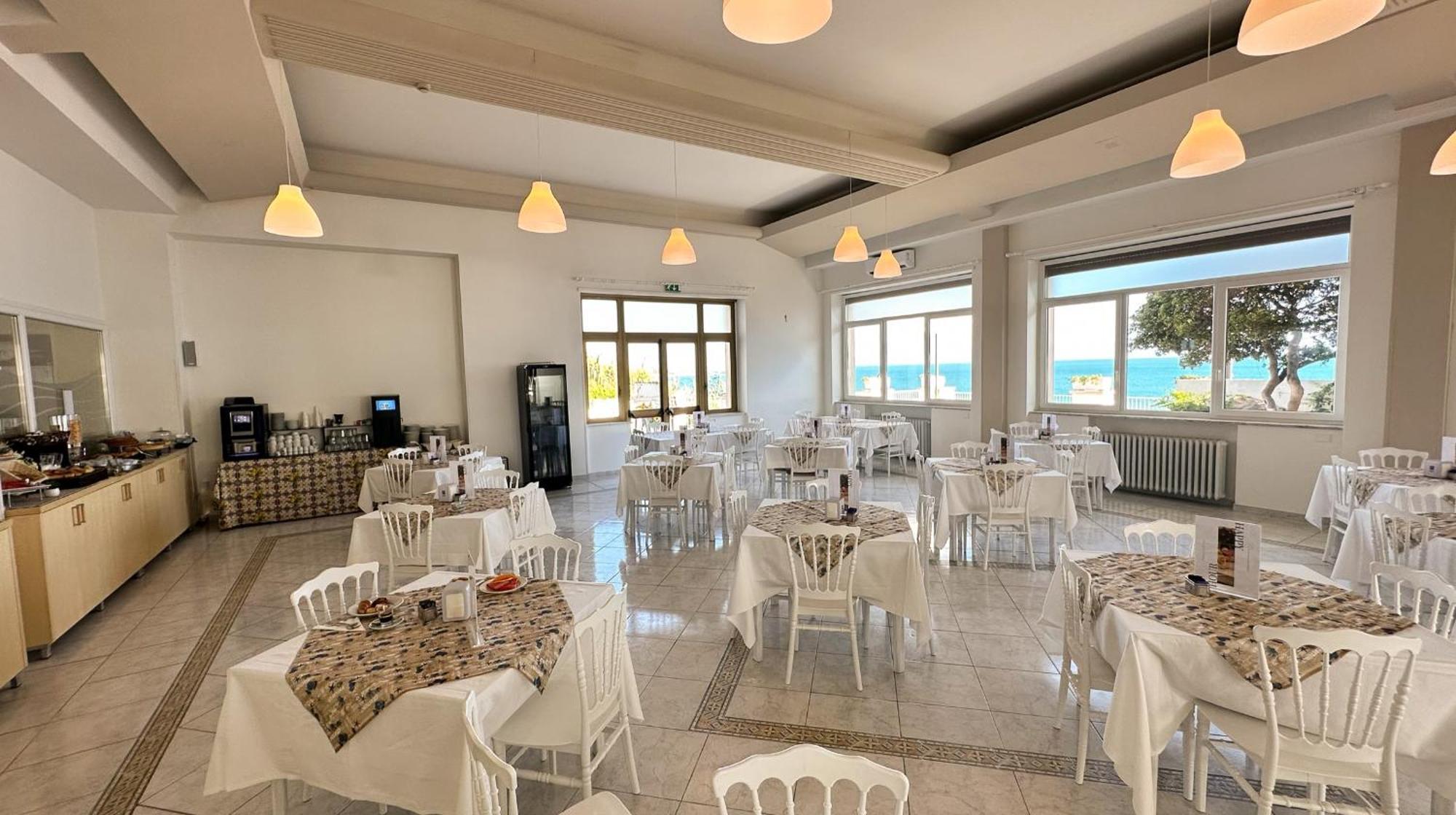 Villa Mg Hotel Santa Marinella Bagian luar foto